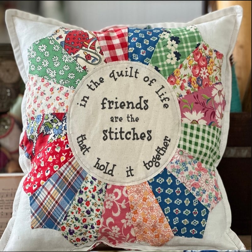 🔥Gorąca wyprzedaż 49% OFF - Vintage Quilt Friendship Pillow💕