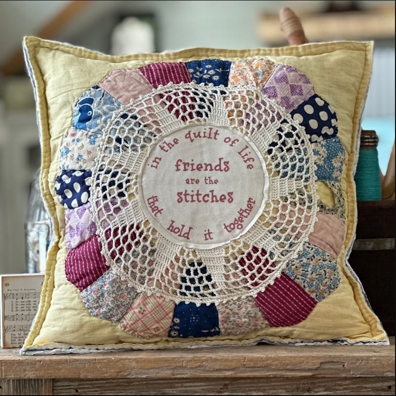 🔥Gorąca wyprzedaż 49% OFF - Vintage Quilt Friendship Pillow💕