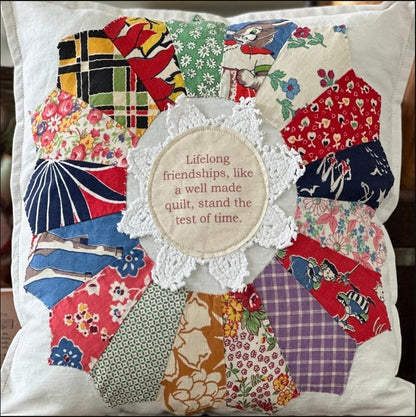 🔥Gorąca wyprzedaż 49% OFF - Vintage Quilt Friendship Pillow💕